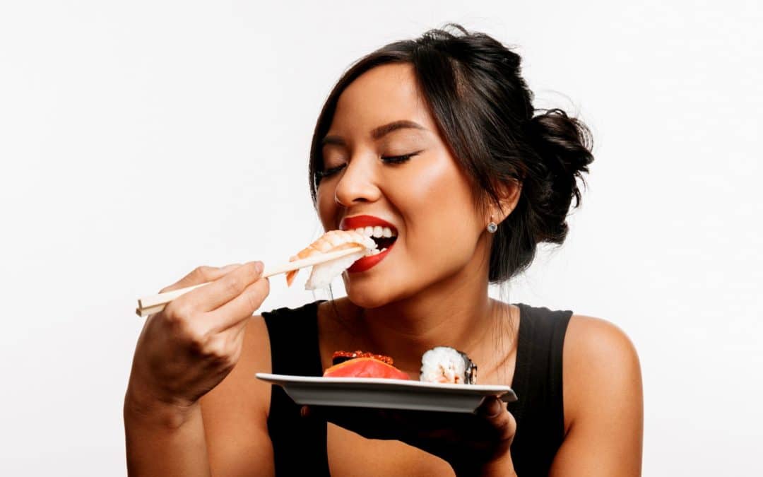 Pretty Woman genießt Sushi